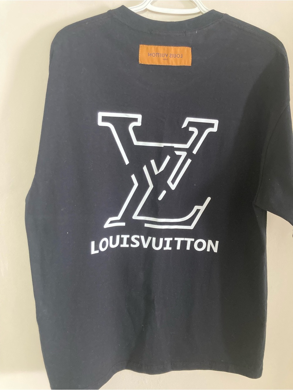 Louis Vuitton Black Crewneck T-Shirt with White LV Chest Logo - Picture 3 of 4